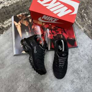 NKE TN  BLACK