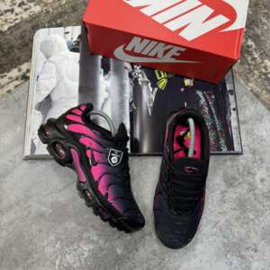 NKE TN BLACK/PINK