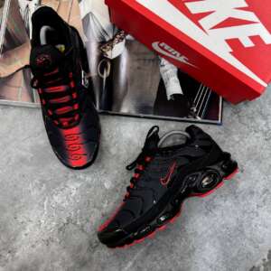 NKE TN RED/BLACK