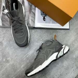 LVE TRAINER GREY