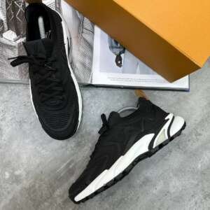 LVE TRAINER BLACK