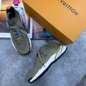 LVE TRAINER BROWN