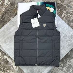 C.G BODYWARMER RED BADGE BLACK