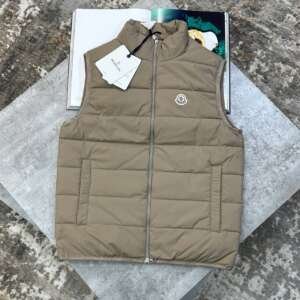 C.G BODYWARMER RED BADGE DARKBEIGE